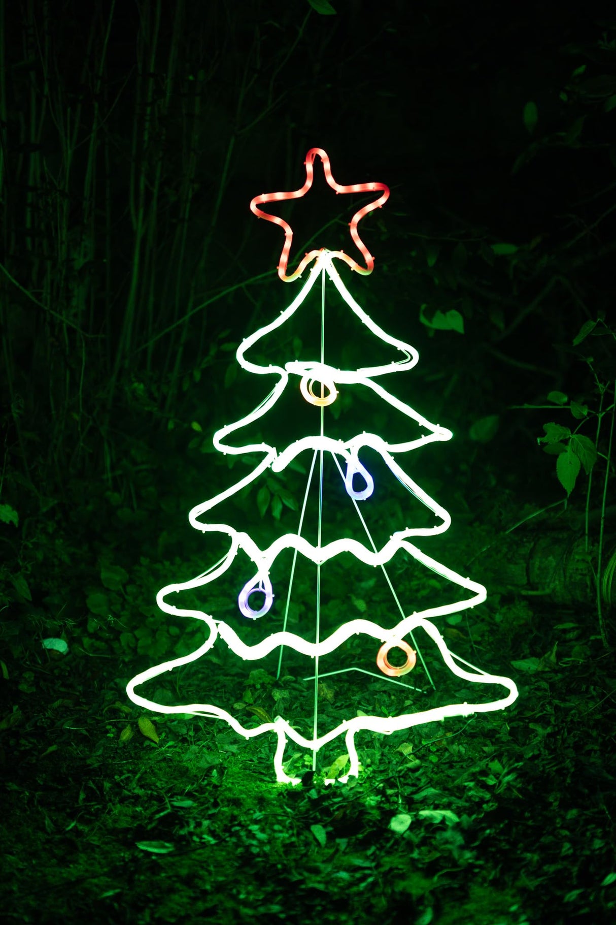 Garden Mile Kerstboom silhouet touw licht - voorverlicht waterdicht acryl grote golvende kleurrijke LED-verlichting - kerstverlichting decoraties voor binnen of buiten raam, tuin, woondecoratie