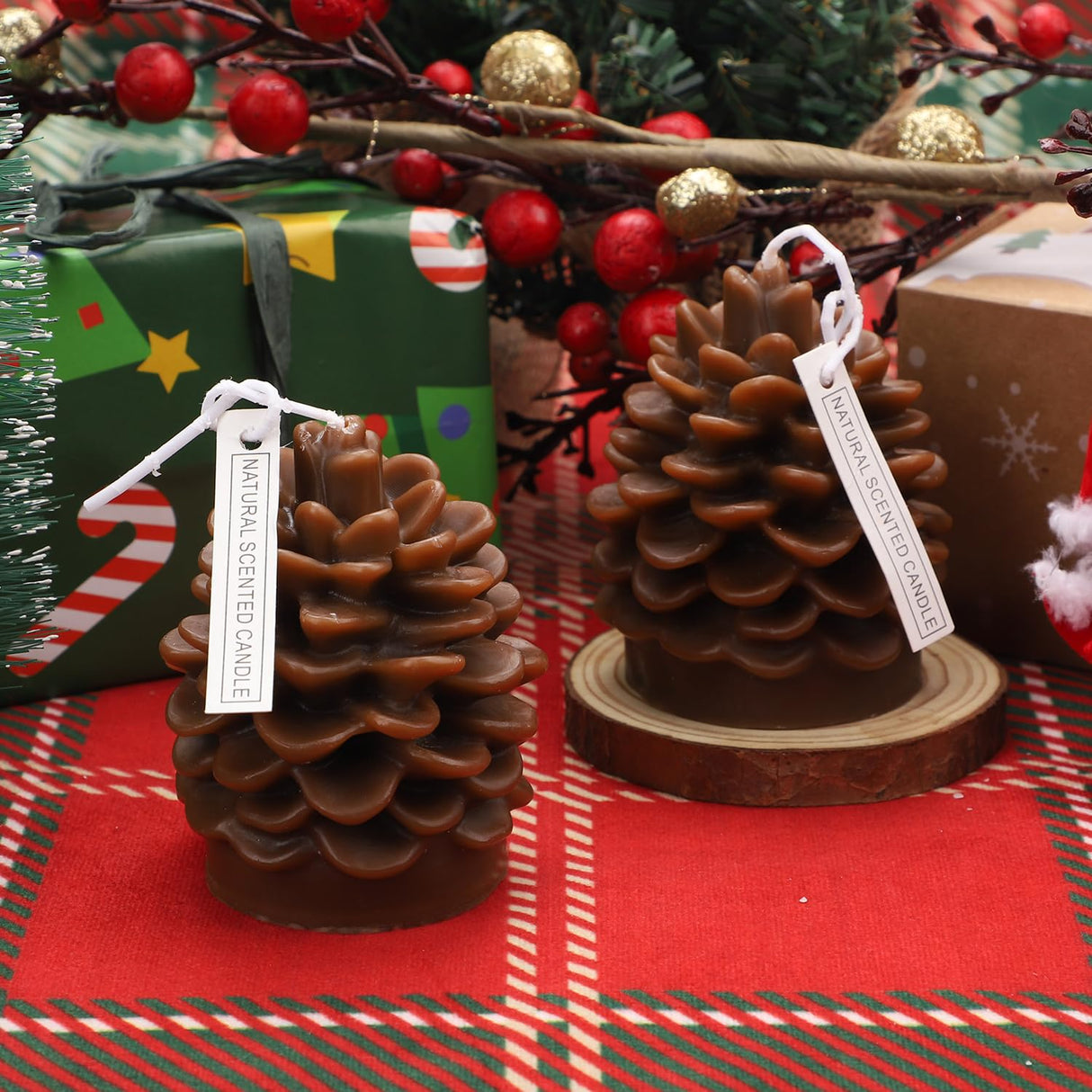 2 Stuks Kerstkaarsen, 8x6,5cm Realistisch Schattig Dennenappelkaarsen Kerstkaarsdecoraties Cadeau voor Kerstfeest Bruiloft Huis Vakantie (Bruin)